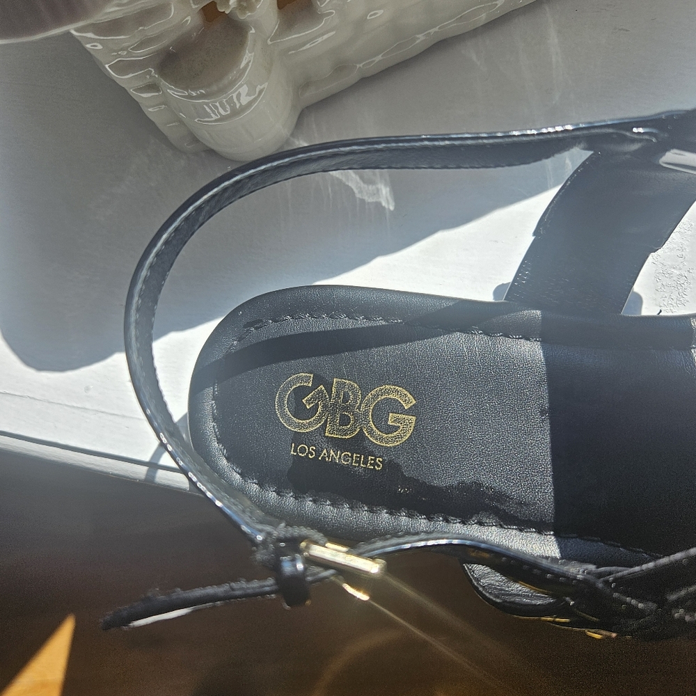 GBG Los Angeles Black Sandals with Gold Details Size 11 - Picture 5 of 5
